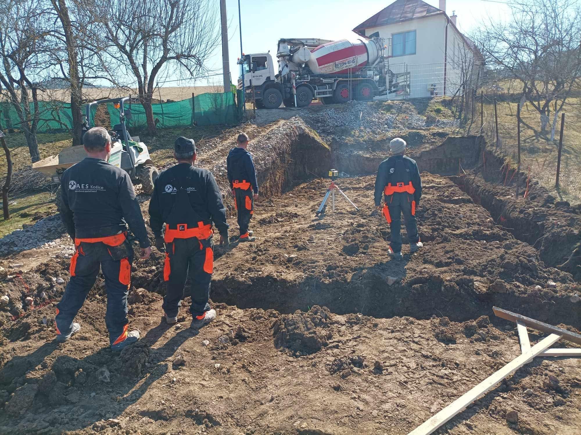 Tím AES Košice pri práci
